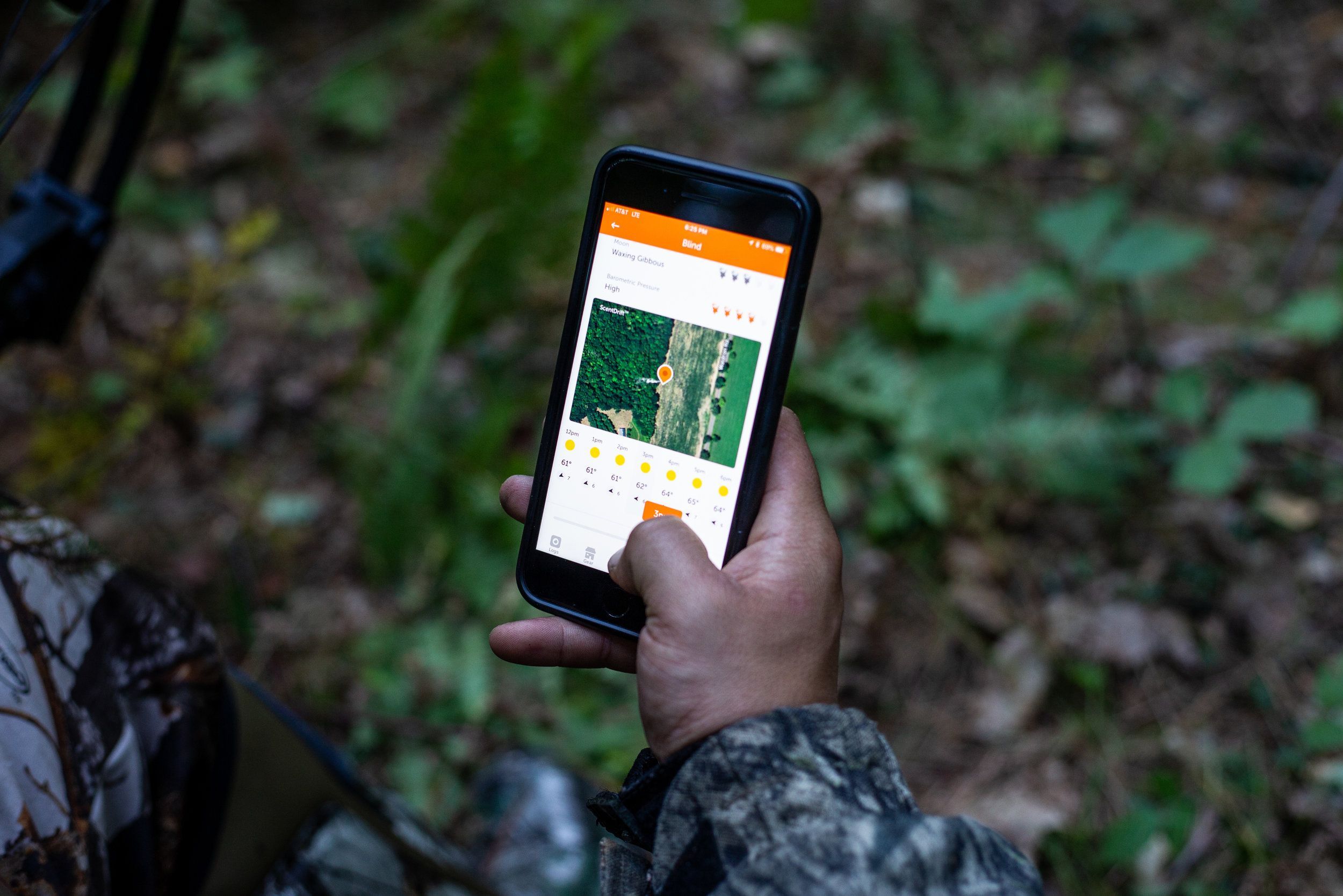 Close up of the HuntWise app showing the ScentDrift feature and barometric pressure for hunting coyote. 